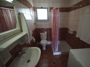 Omirico Studios Bathroom